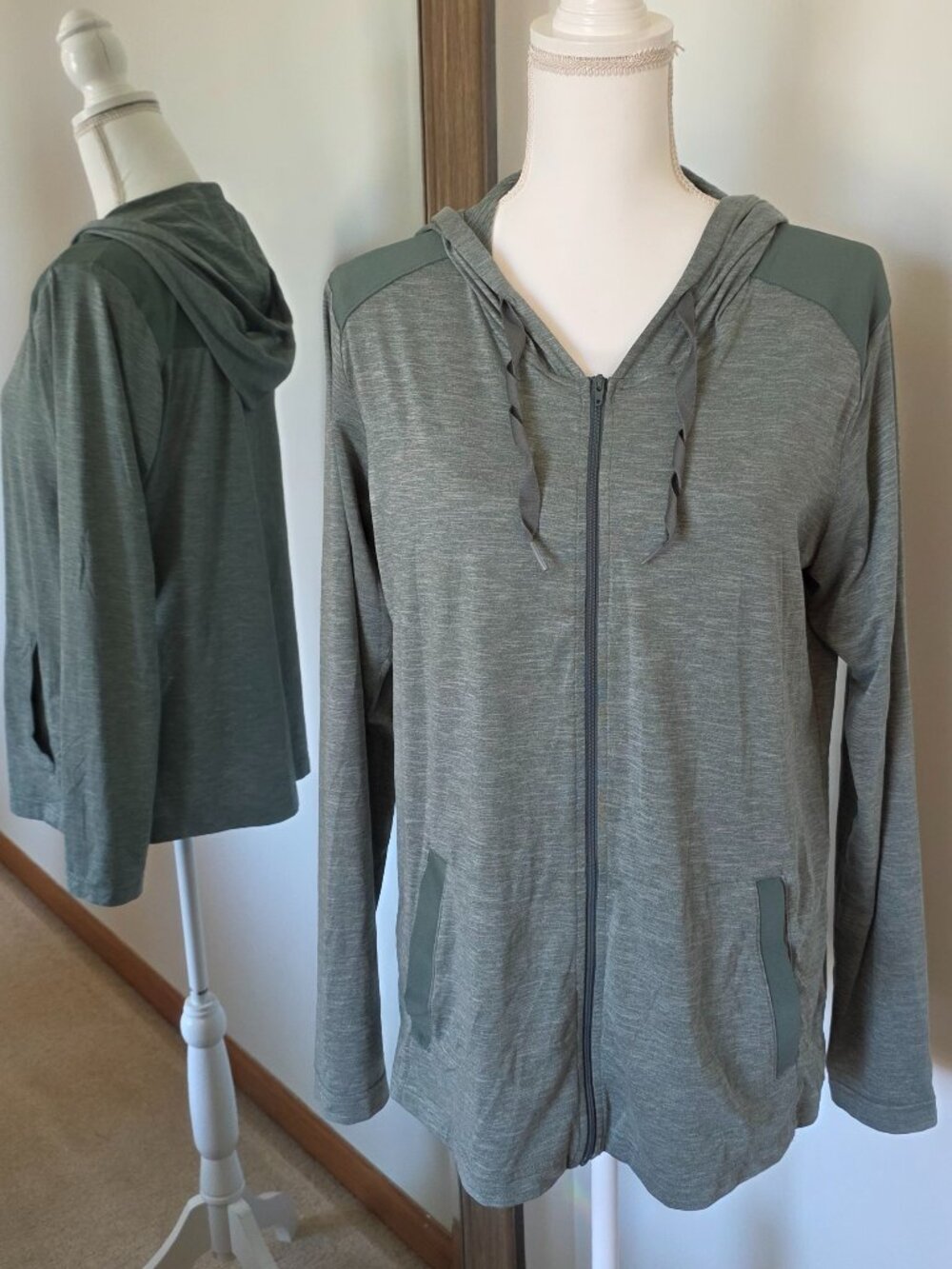 Columbia Omni-Wick Zip Up Hoodie